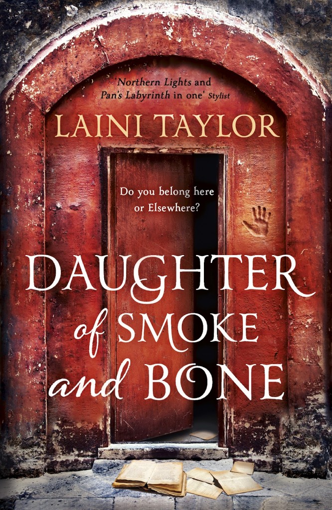 Изображение с име: Laini-Taylor-Daughter-of-Smoke-and-Bone