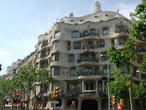 building-architecture-antonio-gaudi-design-barcelona